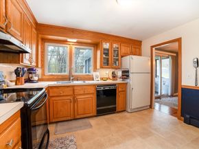 8 Old Farm Rd, Sturbridge MA 01566