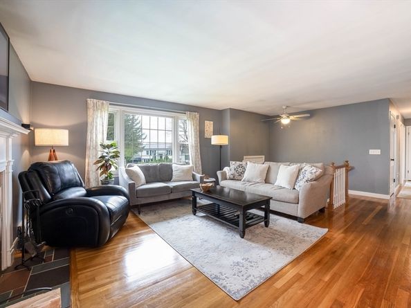 8 Old Farm Rd, Sturbridge MA 01566