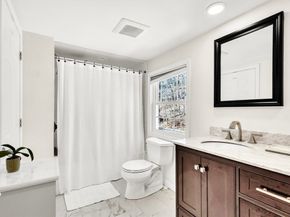 18 Mayflower Rd, Northborough MA 01532