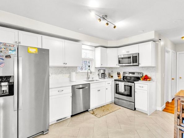 18 Mayflower Rd, Northborough MA 01532