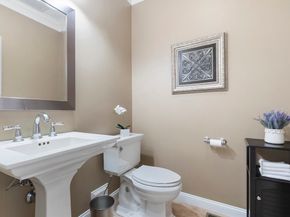 21 Stable Way, Medway MA 02053