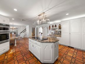 286 Mayflower Cir, Hanover MA 02339