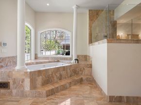 286 Mayflower Cir, Hanover MA 02339
