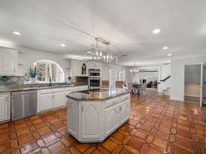 286 Mayflower Cir, Hanover MA 02339