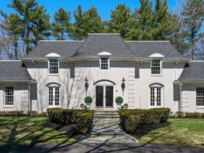286 Mayflower Cir, Hanover MA 02339