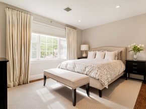 287 Langley Rd 6, Newton MA 02459