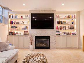287 Langley Rd 6, Newton MA 02459