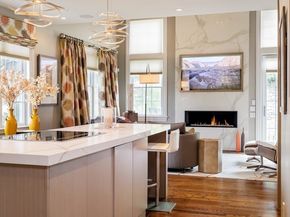 287 Langley Rd 6, Newton MA 02459