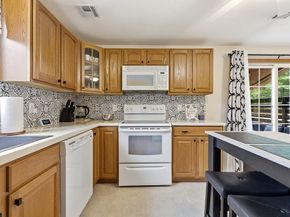 72 Arthur Dr 72, Northbridge MA 01588