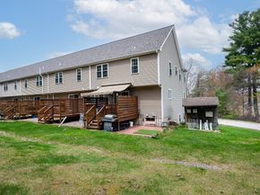 72 Arthur Dr 72, Northbridge MA 01588