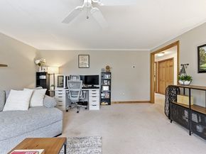 72 Arthur Dr 72, Northbridge MA 01588
