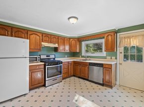 184 Pleasant St, Grafton MA 01560