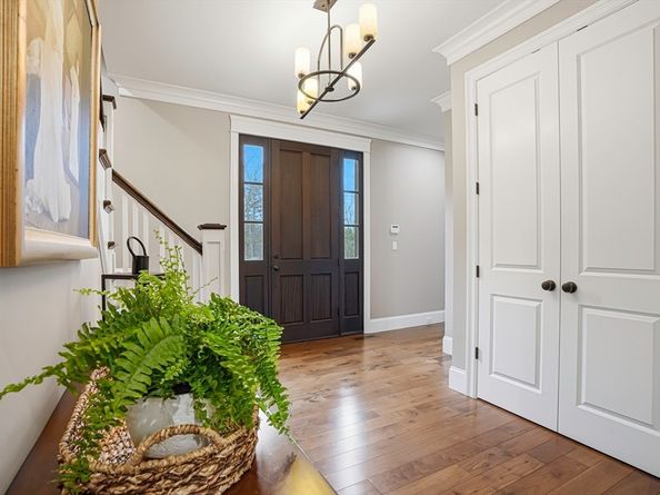 72 Glenview St, Upton MA 01568