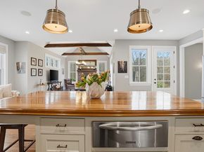 72 Glenview St, Upton MA 01568