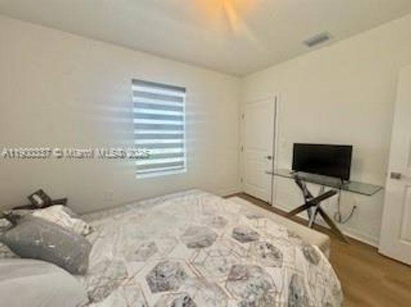 687 SE 17TH Ave, Homestead FL 33033