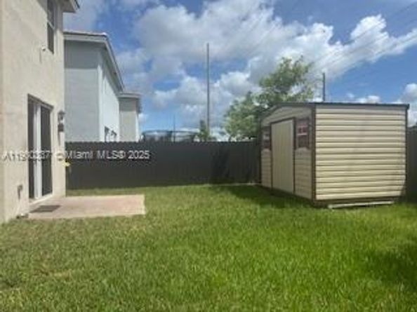 687 SE 17TH Ave, Homestead FL 33033