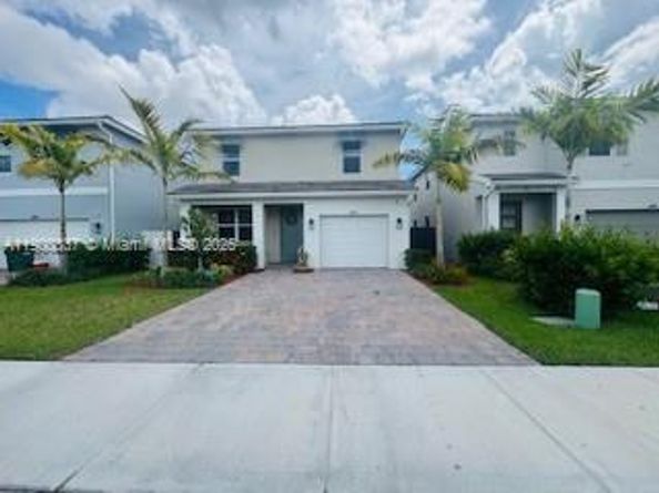 687 SE 17TH Ave, Homestead FL 33033