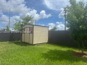687 SE 17TH Ave, Homestead FL 33033