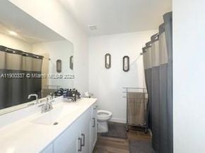 687 SE 17TH Ave, Homestead FL 33033
