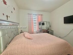 687 SE 17TH Ave, Homestead FL 33033