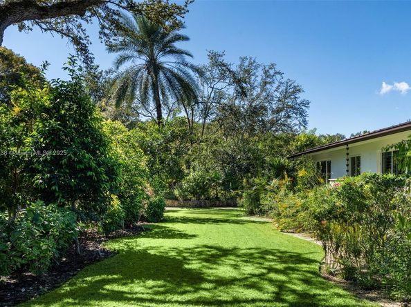 12050 Moss Ranch Rd, Pinecrest FL 33156