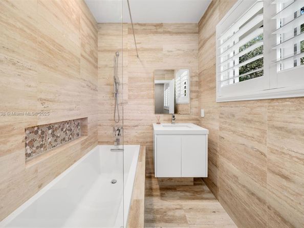 12050 Moss Ranch Rd, Pinecrest FL 33156