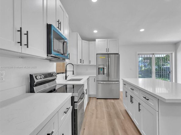 1360 NW 59th St, Miami FL 33142