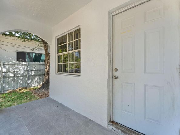 1360 NW 59th St, Miami FL 33142
