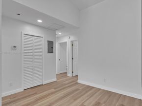 1360 NW 59th St, Miami FL 33142