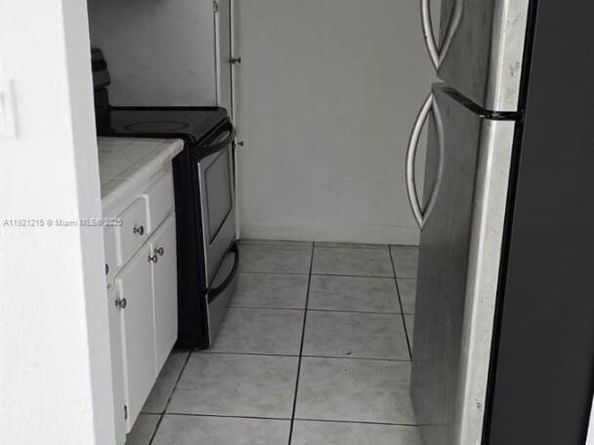 1885 NE 121st St 17, North Miami FL 33181