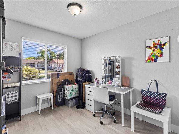 7307 SW 8th St, North Lauderdale FL 33068