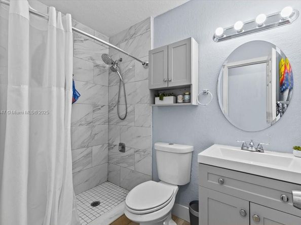 7307 SW 8th St, North Lauderdale FL 33068