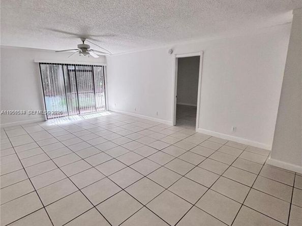 430 Commodore Dr 104, Plantation FL 33325