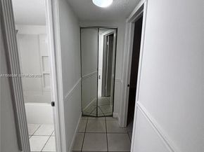 430 Commodore Dr 104, Plantation FL 33325