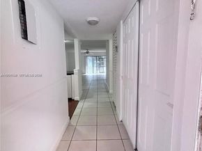 430 Commodore Dr 104, Plantation FL 33325
