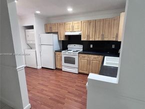 430 Commodore Dr 104, Plantation FL 33325