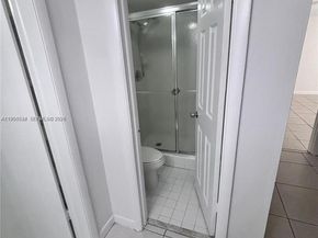 430 Commodore Dr 104, Plantation FL 33325