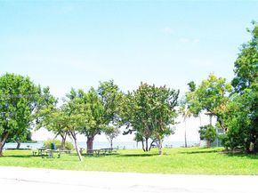 2884 SE 2 Dr, Homestead FL 33033