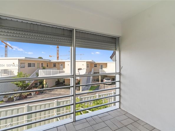 1194 Hillsboro Mile 33, Hillsboro Beach FL 33062