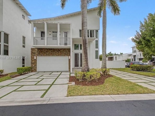 3341 NW 84th Ct, Doral FL 33122