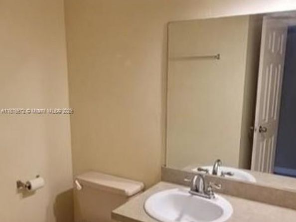 2627 NW 47th Ter 206, Lauderdale Lakes FL 33313