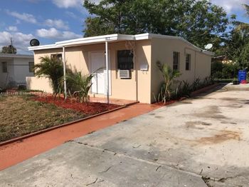 1817 NW 25th Ave