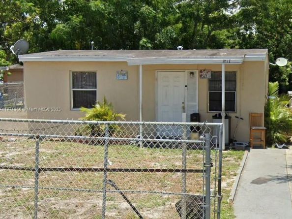 1817 NW 25th Ave, Fort Lauderdale FL 33311