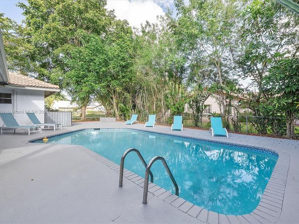 11085 NW 15th St, Coral Springs FL 33071