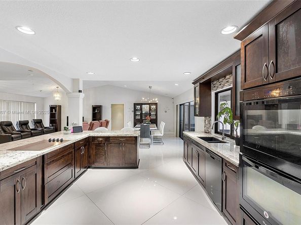 11085 NW 15th St, Coral Springs FL 33071