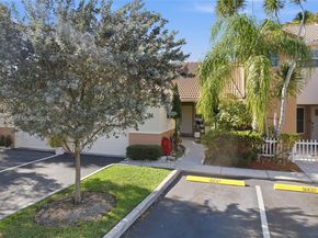 8249 NW 70th St, Tamarac FL 33321