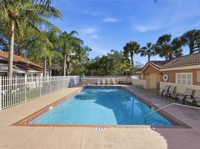 8249 NW 70th St, Tamarac FL 33321