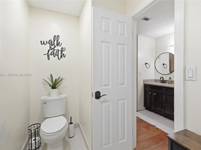 8249 NW 70th St, Tamarac FL 33321