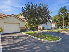 8249 NW 70th St, Tamarac FL 33321