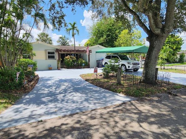 6670 Perry St, Hollywood FL 33024
